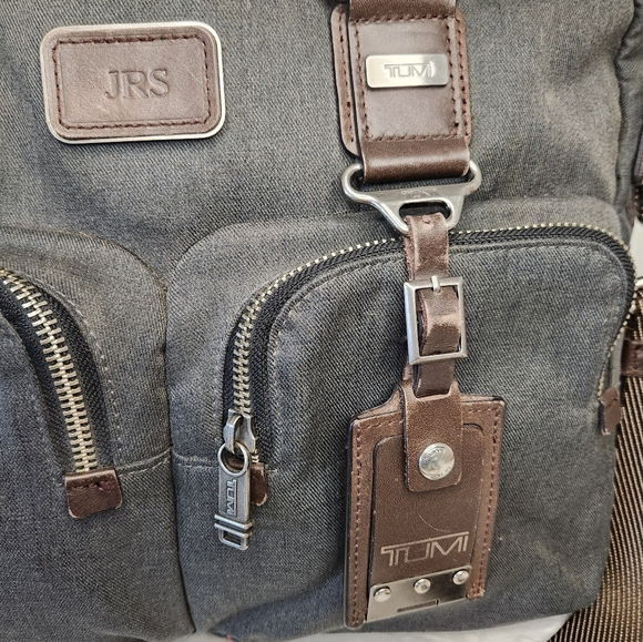 Tumi Messenger Laptop Bag Travel Set - Picture 11 of 16